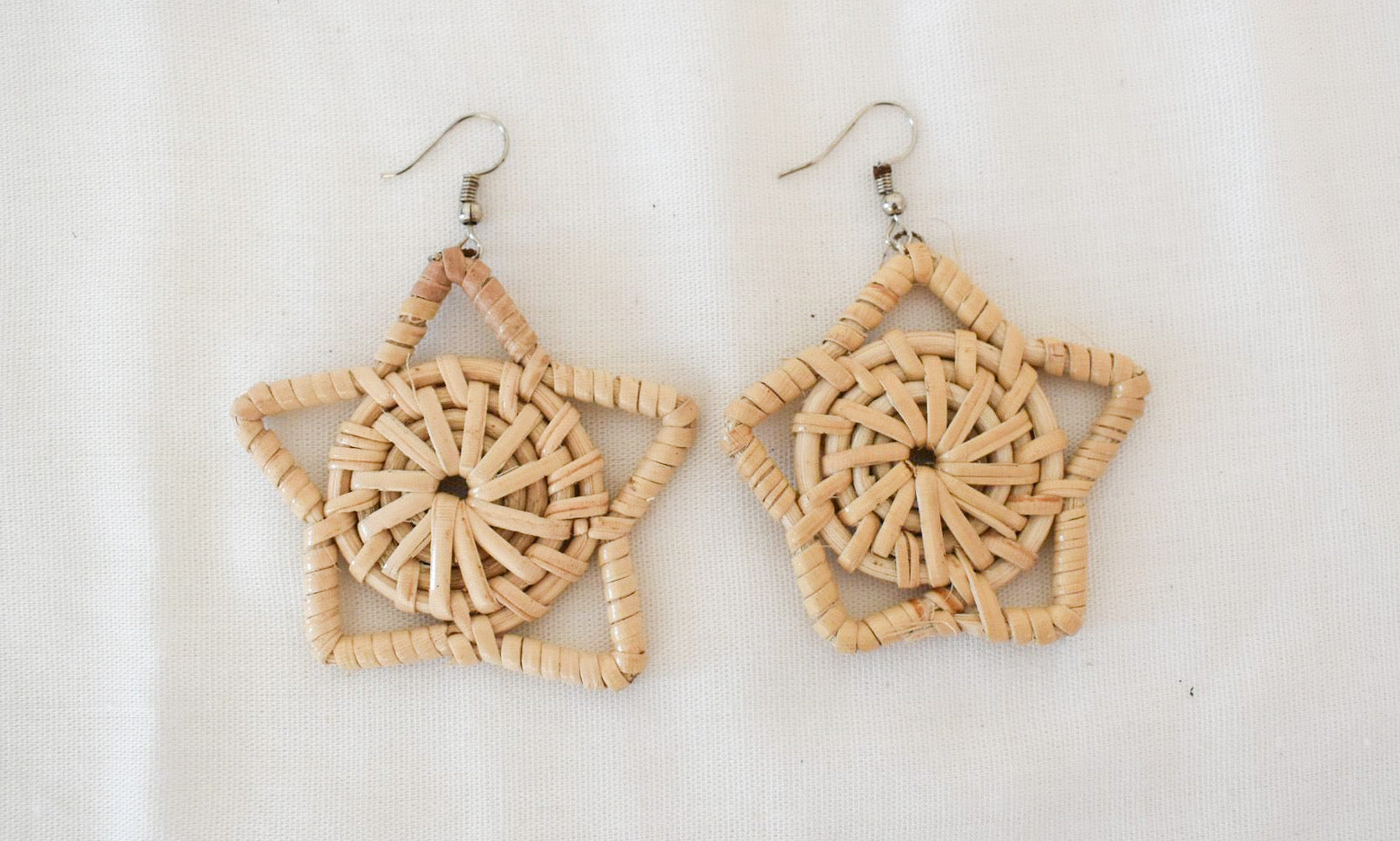 Star store shape earrings